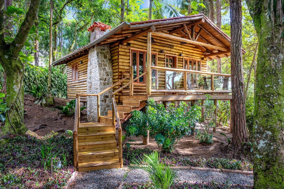 Bacon ipsum dolor amet pig short ribs beef, capicola kielbasa ground round rump strip steak flank ribeye buffalo drumstick.