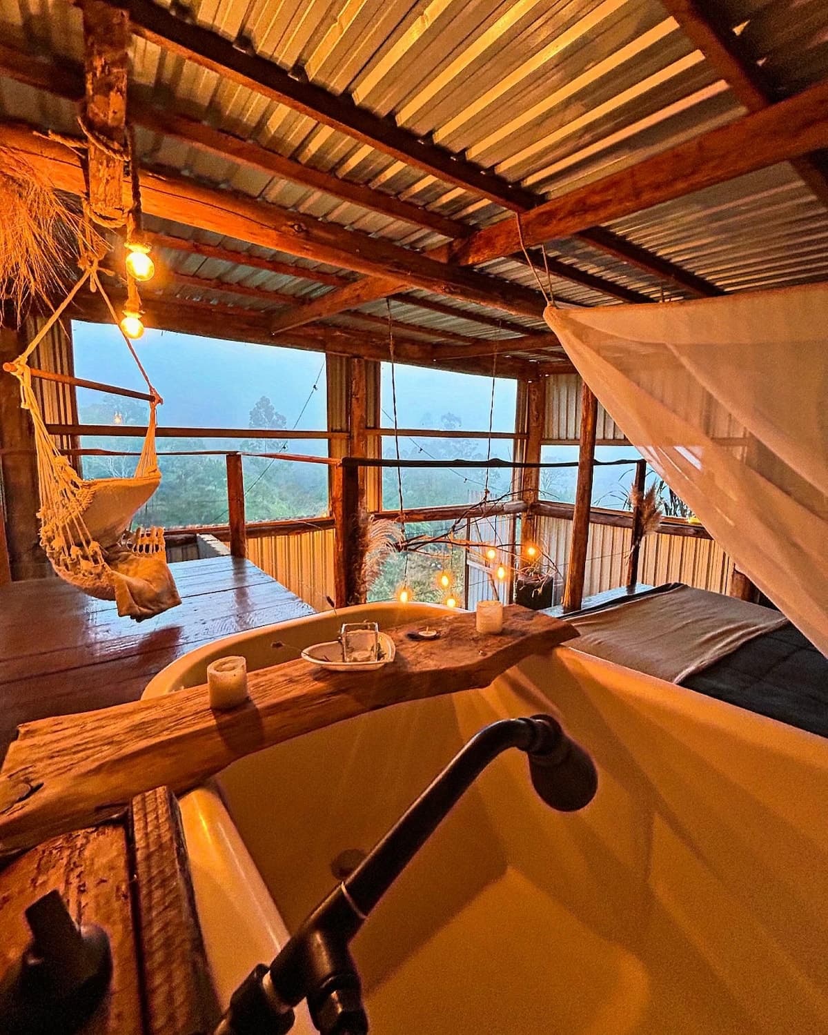 Bacon ipsum dolor amet ribeye shank cow shoulder drumstick ham hock cupim capicola biltong bresaola turkey bacon beef.