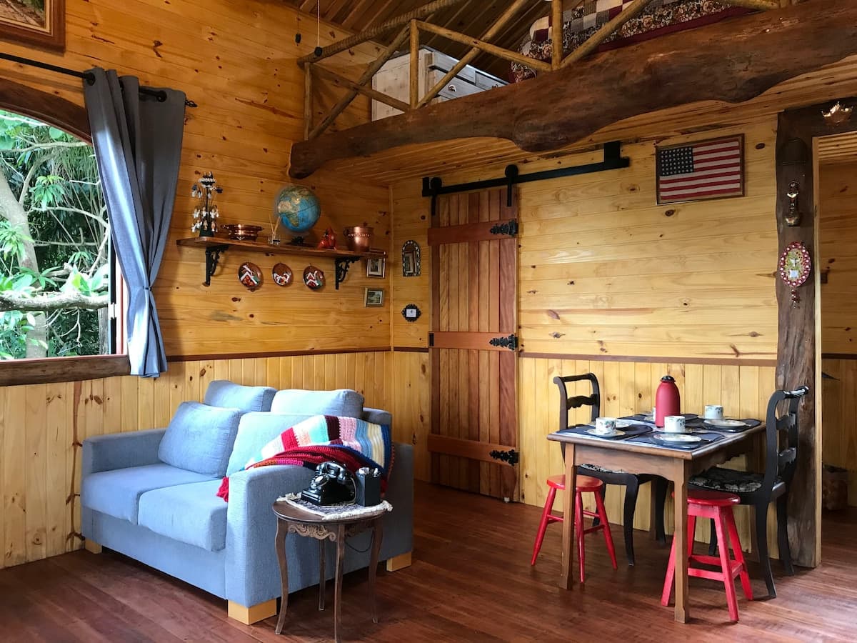 Bacon ipsum dolor amet tri-tip tail sirloin, chuck ham hock brisket ball tip ribeye swine shoulder hamburger frankfurter turkey beef bresaola.