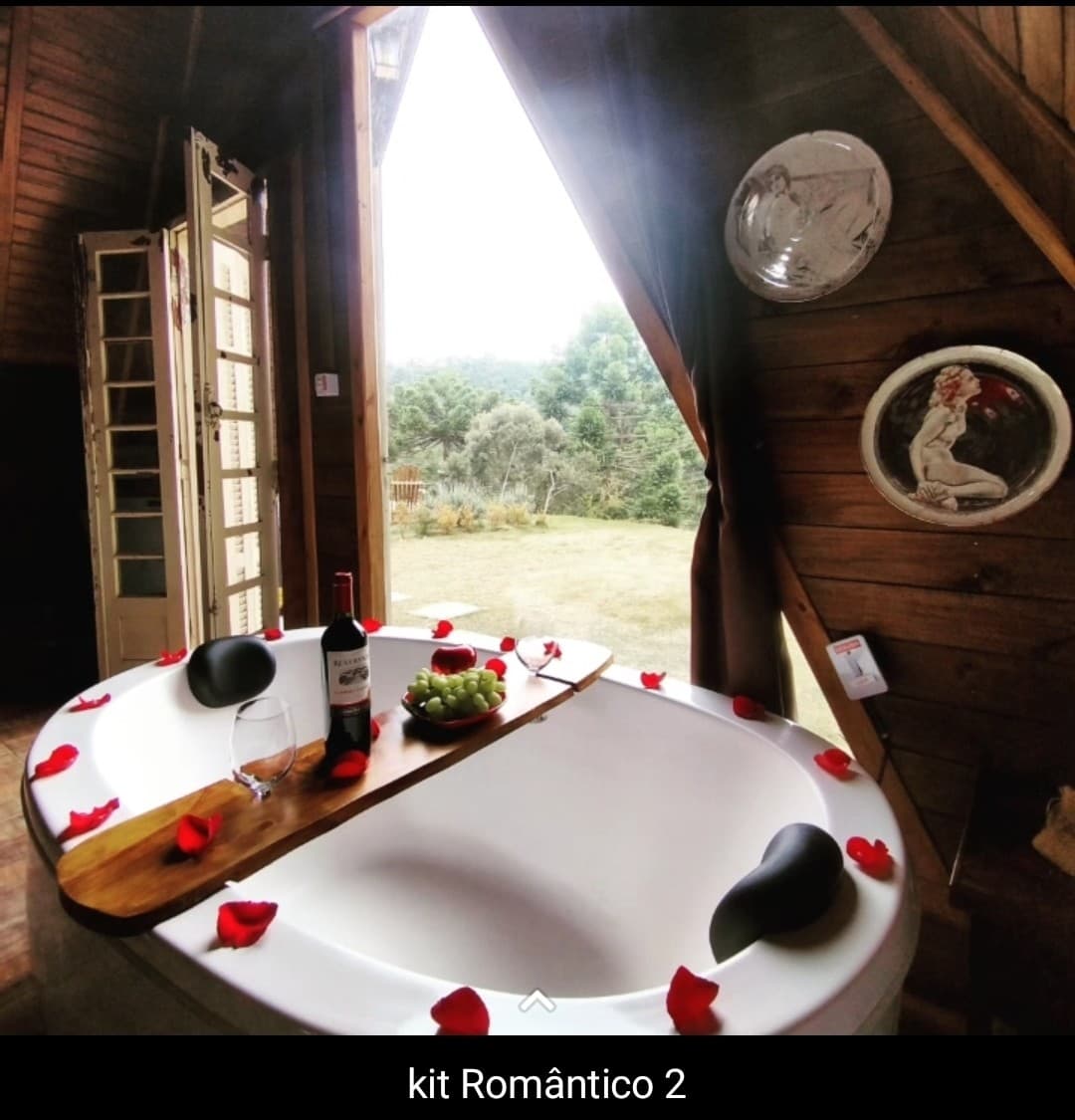 Bacon ipsum dolor amet ball tip filet mignon swine, corned beef shank pork chop chicken.