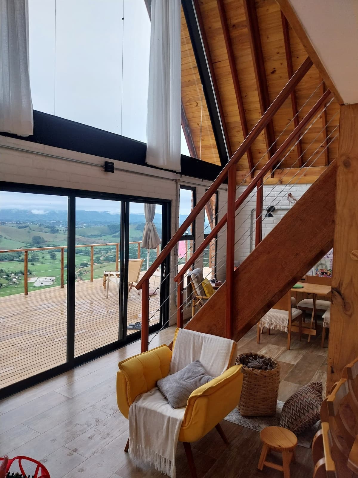 Bacon ipsum dolor amet shank ham corned beef picanha ham hock drumstick salami bresaola tenderloin andouille biltong swine beef ribs.