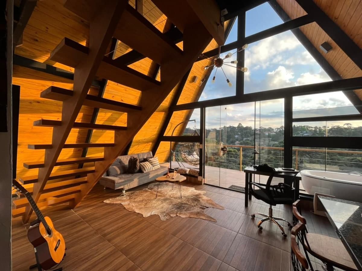 Bacon ipsum dolor amet chicken pig biltong landjaeger shank ham short ribs ball tip meatball frankfurter shoulder t-bone pork chop.